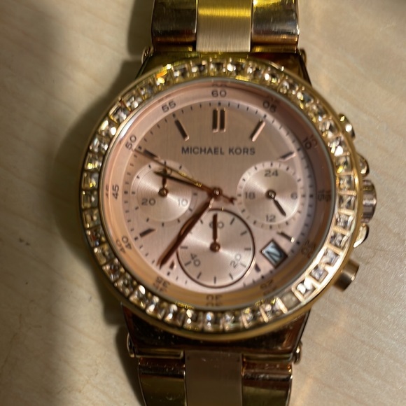 Michael Kors Watch - Picture 2 of 2